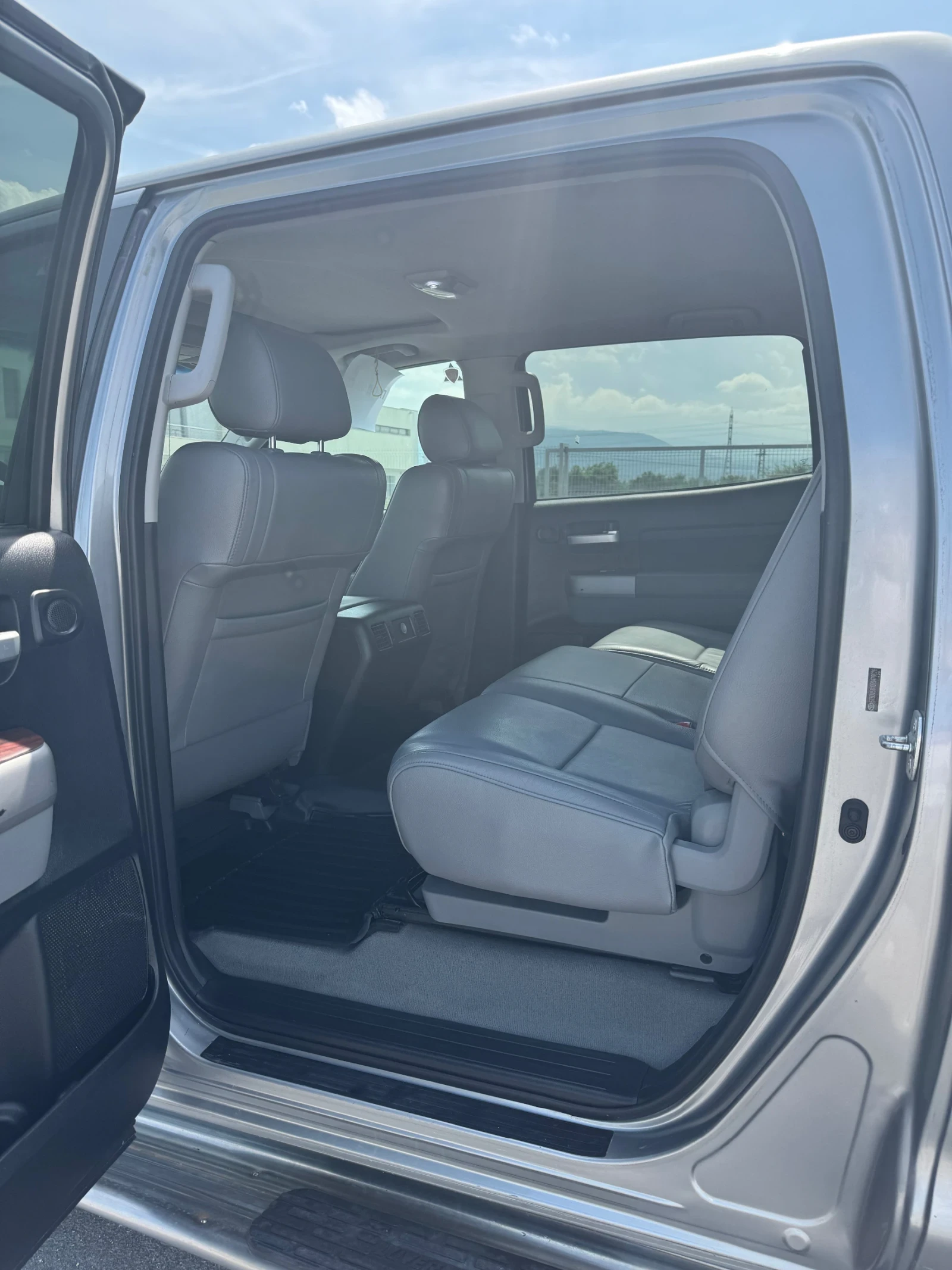 Toyota Tundra Limited TRD, снимка 15 - Автомобили и джипове - 54509282