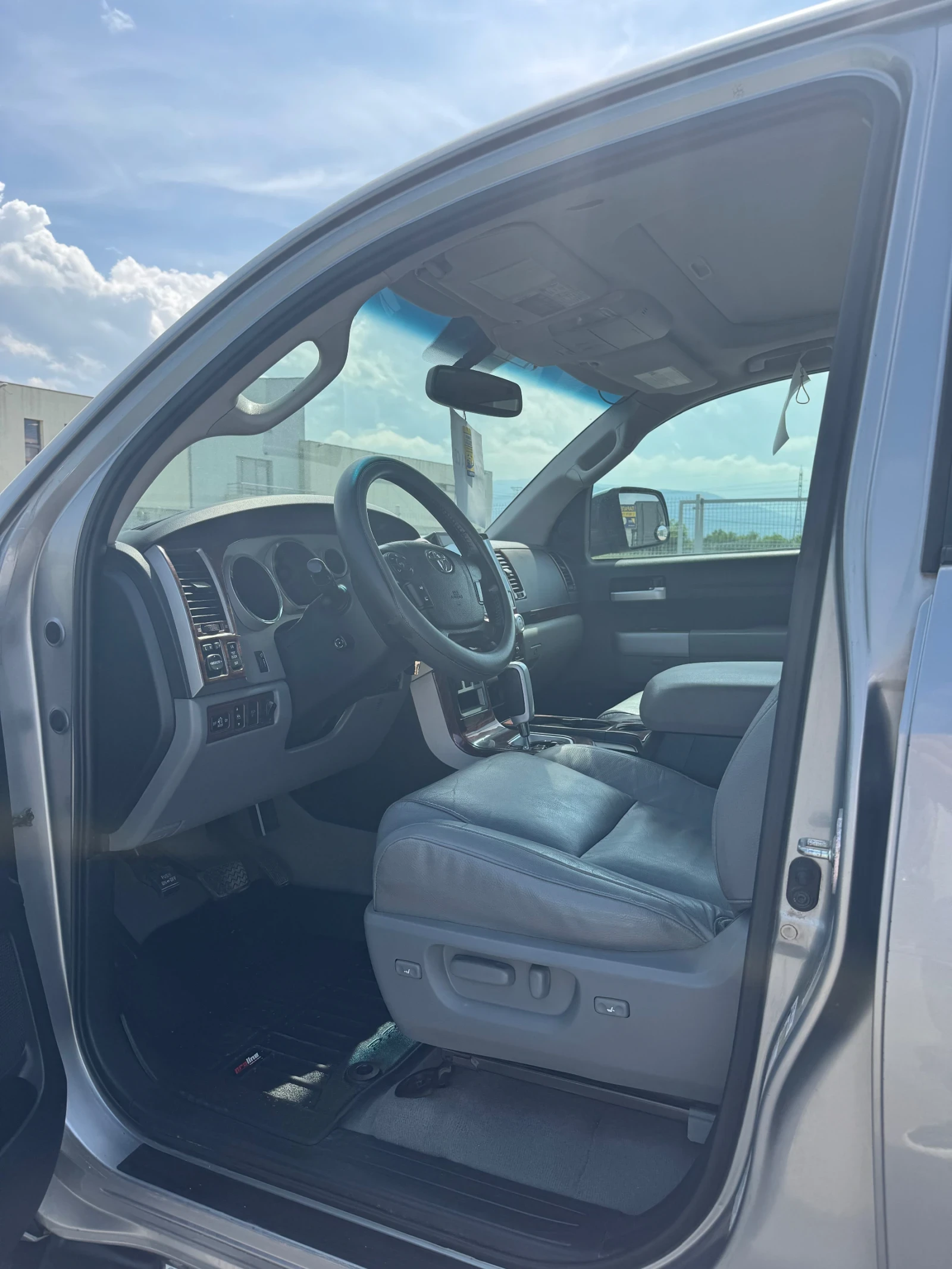Toyota Tundra Limited TRD, снимка 9 - Автомобили и джипове - 54509282