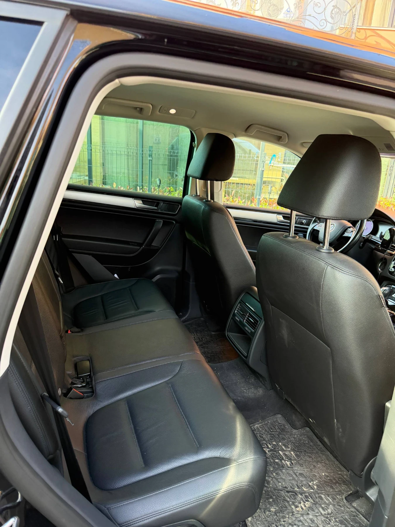 VW Touareg 3.0 V6 TDI 4Motion, снимка 4 - Автомобили и джипове - 54659358
