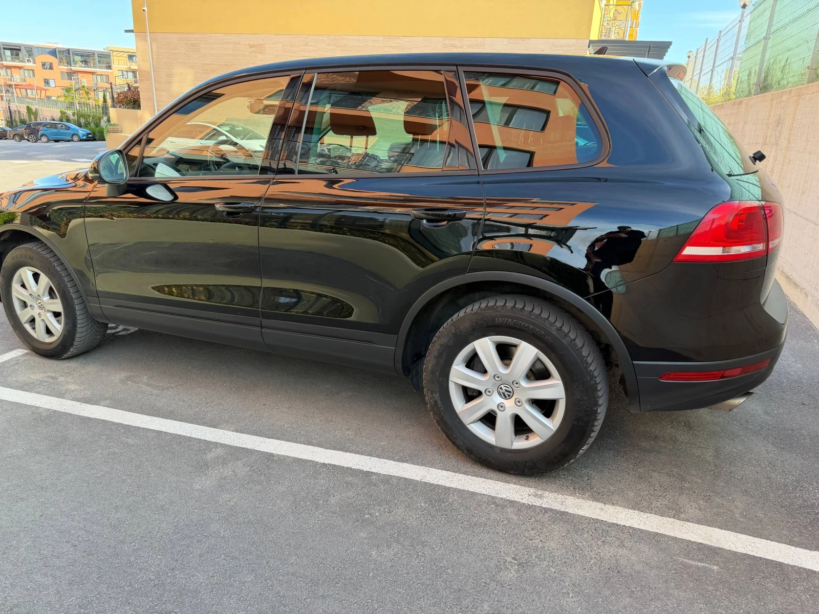 VW Touareg 3.0 V6 TDI 4Motion, снимка 7 - Автомобили и джипове - 54659358
