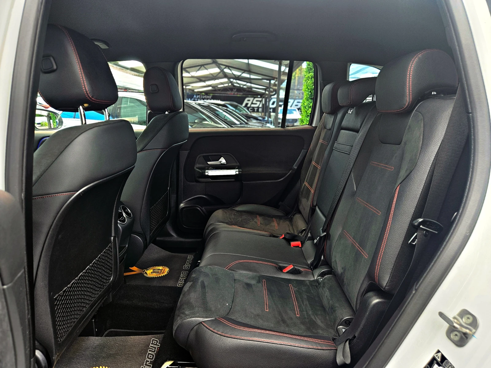 Mercedes-Benz GLB 200 AMG/7MESTA/SHADOW LINE/CAMERA/AMBIENT/ПОДГРЕВ/LIZI, снимка 16 - Автомобили и джипове - 54698146