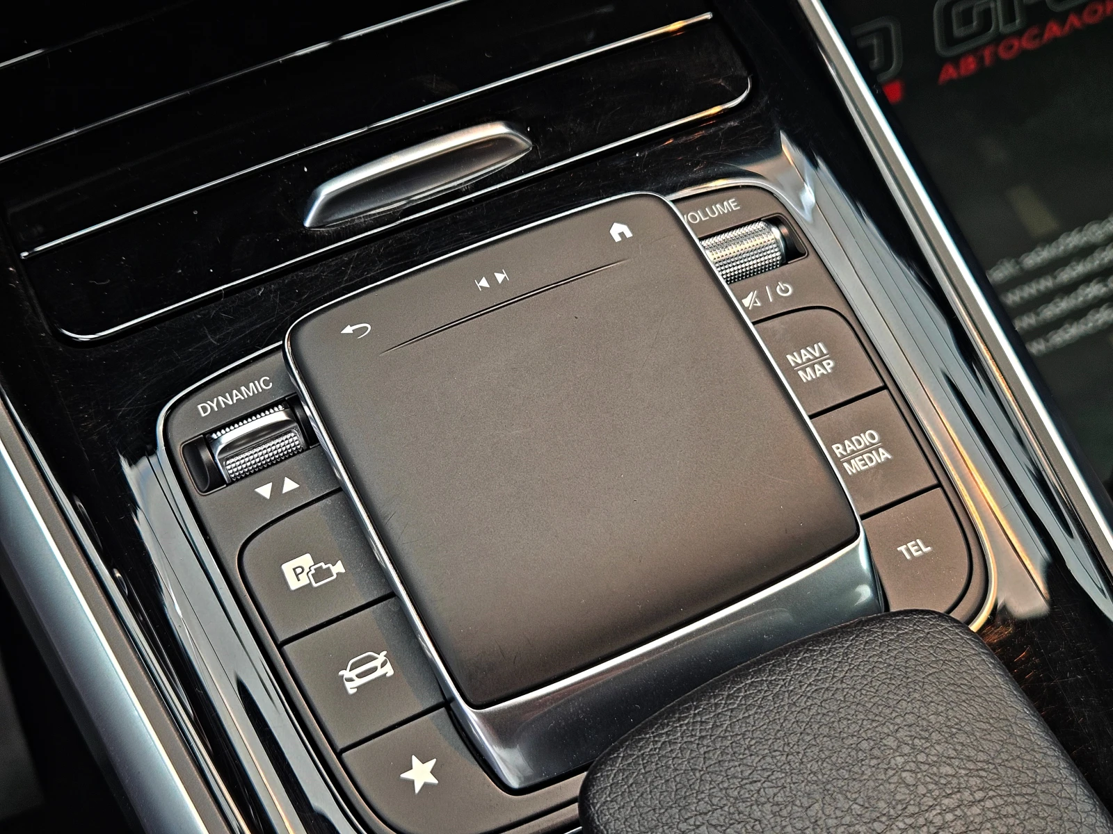 Mercedes-Benz GLB 200 AMG/7MESTA/SHADOW LINE/CAMERA/AMBIENT/ПОДГРЕВ/LIZI, снимка 12 - Автомобили и джипове - 54698146