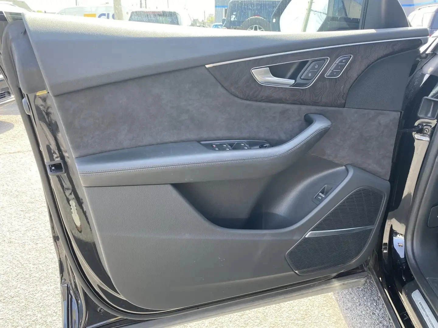 Audi Q8 Technik Автокредит Цена до България, снимка 12 - Автомобили и джипове - 55477268