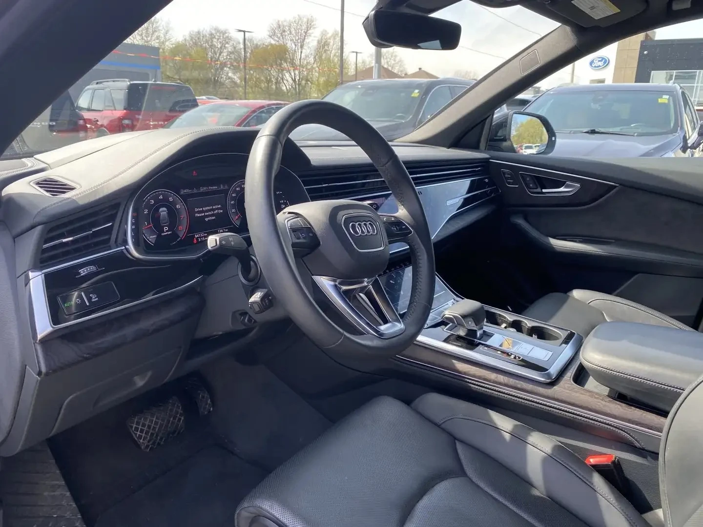 Audi Q8 Technik Автокредит Цена до България, снимка 8 - Автомобили и джипове - 55477268