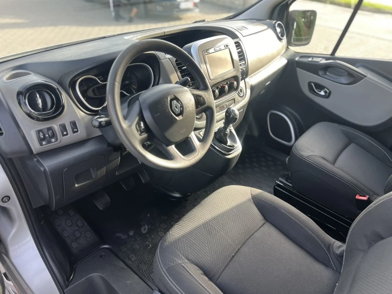 Renault Trafic 1.6, снимка 7 - Бусове и автобуси - 45846397