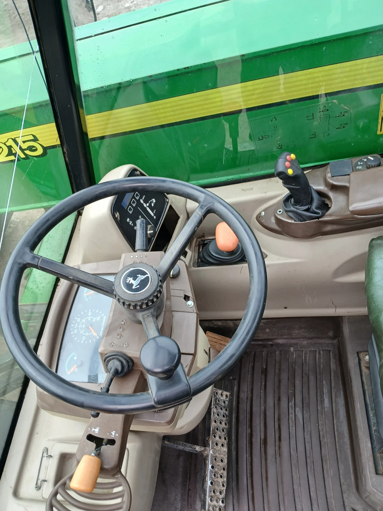 Телескопичен товарач John Deere 3215, снимка 4 - Селскостопанска техника - 55548491