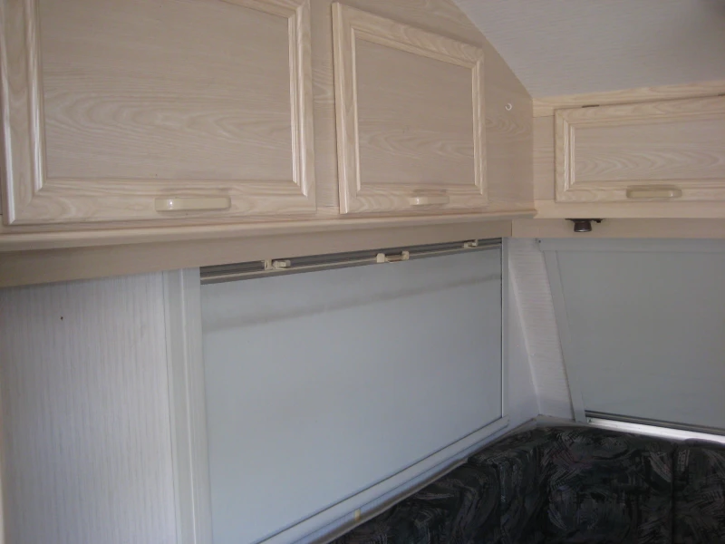 Каравана Avondale Orestes, снимка 7 - Каравани и кемпери - 52539197