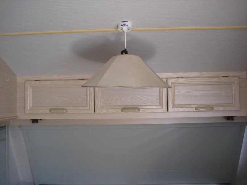 Каравана Avondale Orestes, снимка 16 - Каравани и кемпери - 52539197