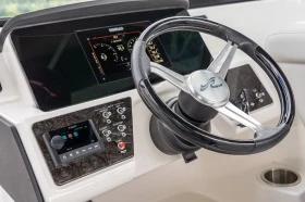 Моторна яхта Sea Ray 230SPXO, снимка 7 - Воден транспорт - 38511199