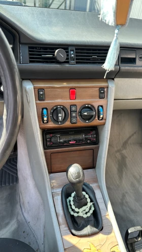 Mercedes-Benz 124 Седан - 3000 € / 5867.49 лв. - 36144190 12