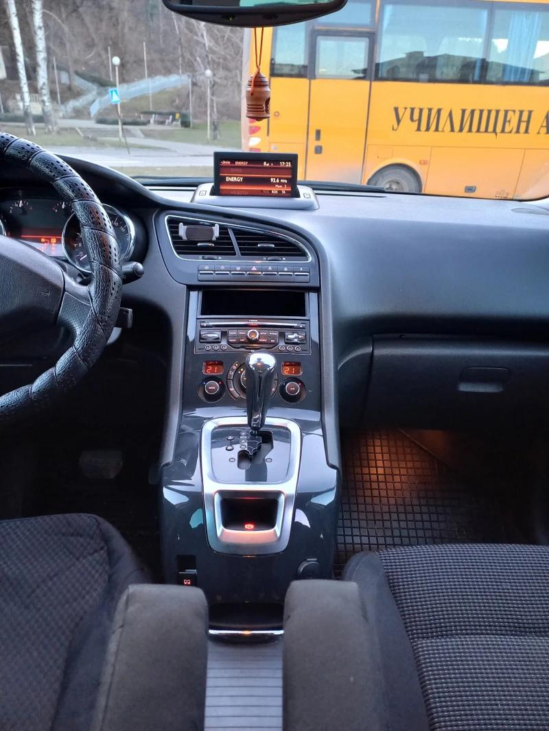 Peugeot 5008 2.0HDI , снимка 14 - Автомобили и джипове - 45696578