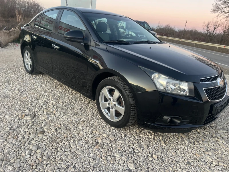 Chevrolet Cruze 1.6i/114p.s-Sedan, снимка 2 - Автомобили и джипове - 46410916