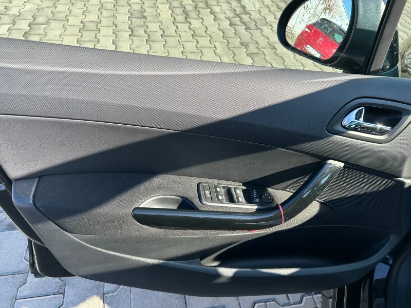 Peugeot 308 1.6 HDI, снимка 11 - Автомобили и джипове - 48385103