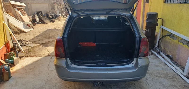 Toyota Avensis 126 кс d4d, снимка 4 - Автомобили и джипове - 53274079