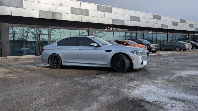 BMW M5 * 4dr Sdn * CARFAX * ЦЕНА ДО БГ, снимка 3 - Автомобили и джипове - 53285465