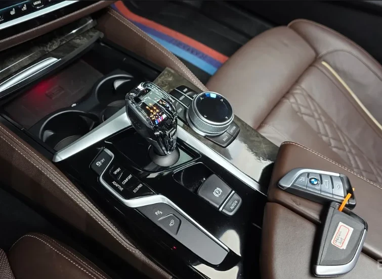 BMW 540 * М-Package* * HeadUp* AвтоКредит* (ЦЕНА ДО БГ), снимка 8 - Автомобили и джипове - 53482639