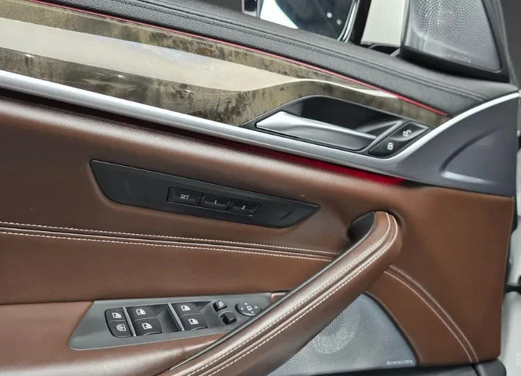 BMW 540 * М-Package* * HeadUp* AвтоКредит* (ЦЕНА ДО БГ), снимка 15 - Автомобили и джипове - 53482639