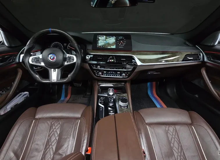 BMW 540 * М-Package* * HeadUp* AвтоКредит* (ЦЕНА ДО БГ), снимка 6 - Автомобили и джипове - 53482639