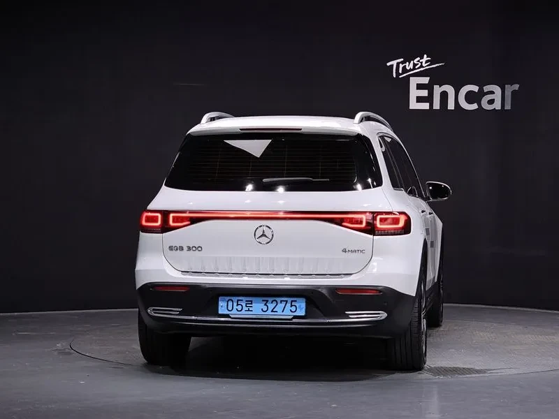 Mercedes-Benz EQB 4Matic, снимка 4 - Автомобили и джипове - 55923295