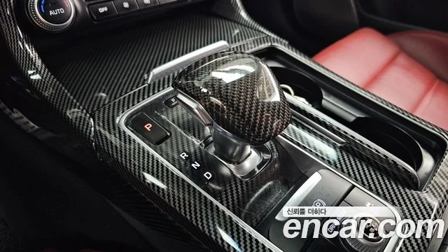 Kia Stinger 3.3 GT AWD| 360| HEAD UP| LEXICON| DIST| PANO, снимка 8 - Автомобили и джипове - 55925065
