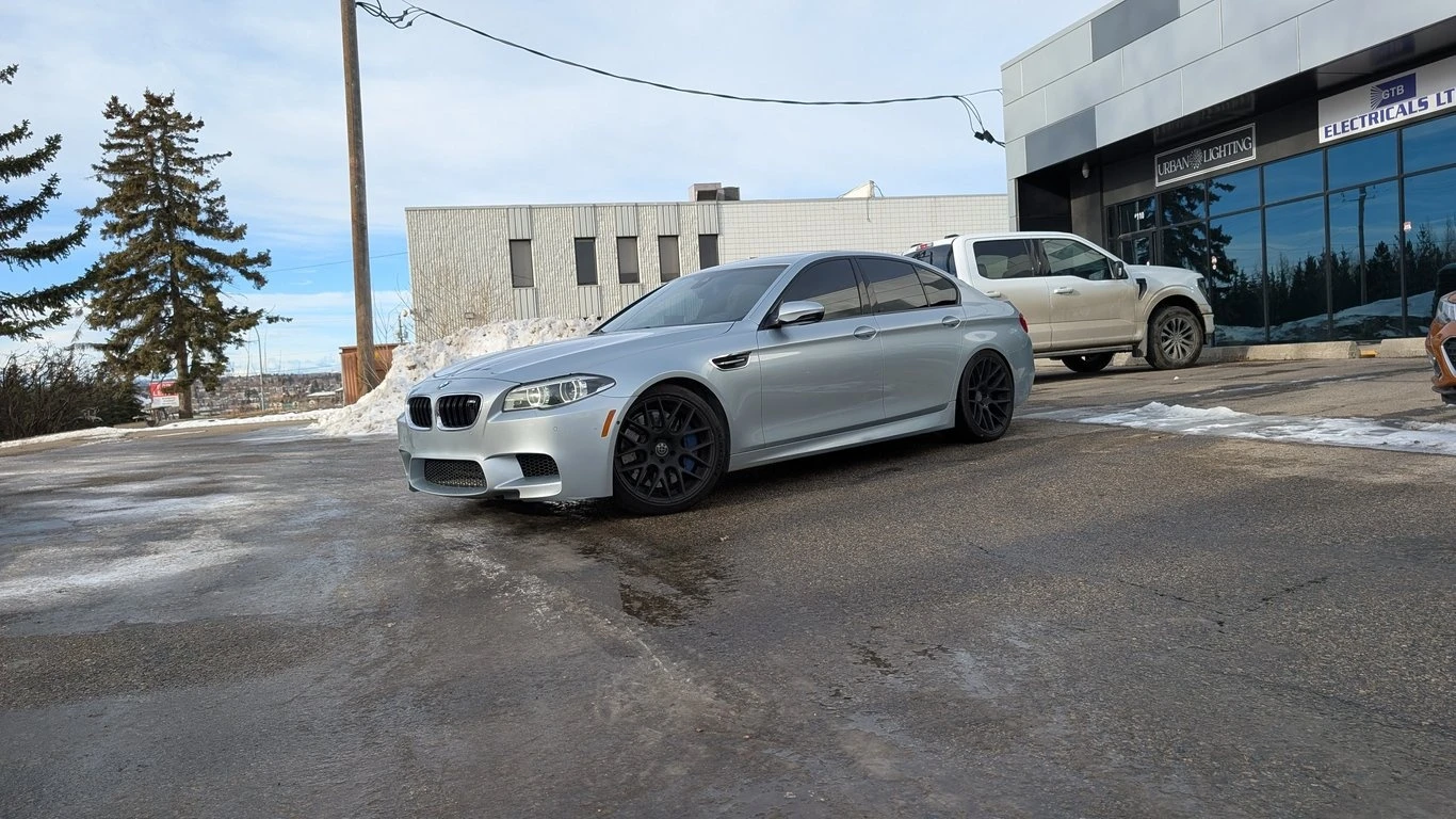 BMW M5 * 4dr Sdn * CARFAX * ЦЕНА ДО БГ, снимка 1