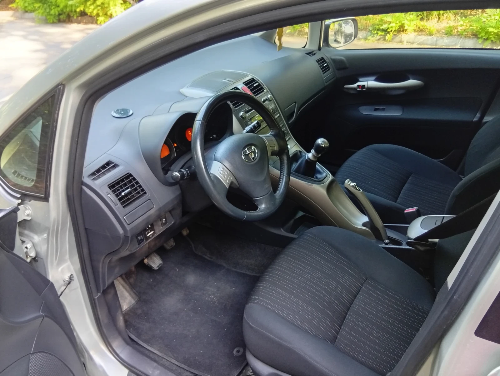 Toyota Auris 2.0D4Dkeyless - изображение 9