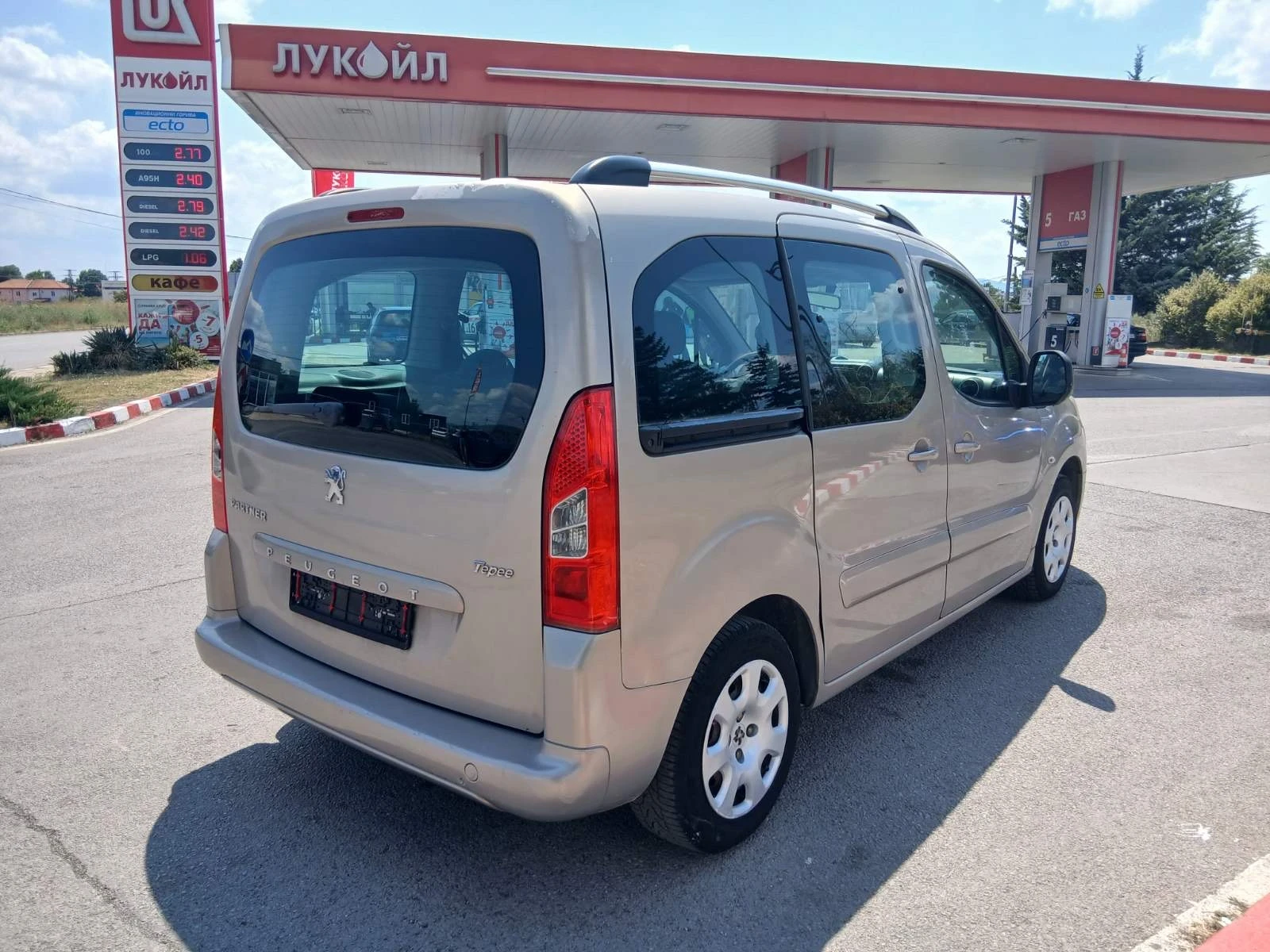 Peugeot Partner 1.6hdi  ПЪТНИЧЕСКИ - изображение 4