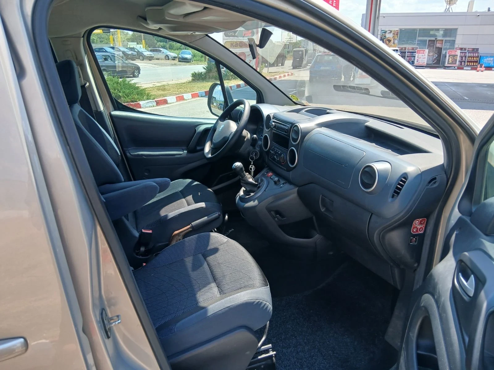 Peugeot Partner 1.6hdi  ПЪТНИЧЕСКИ - изображение 7