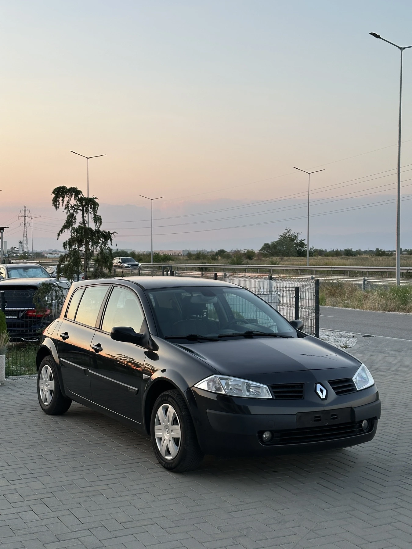 Renault Megane 1.6 - изображение 3