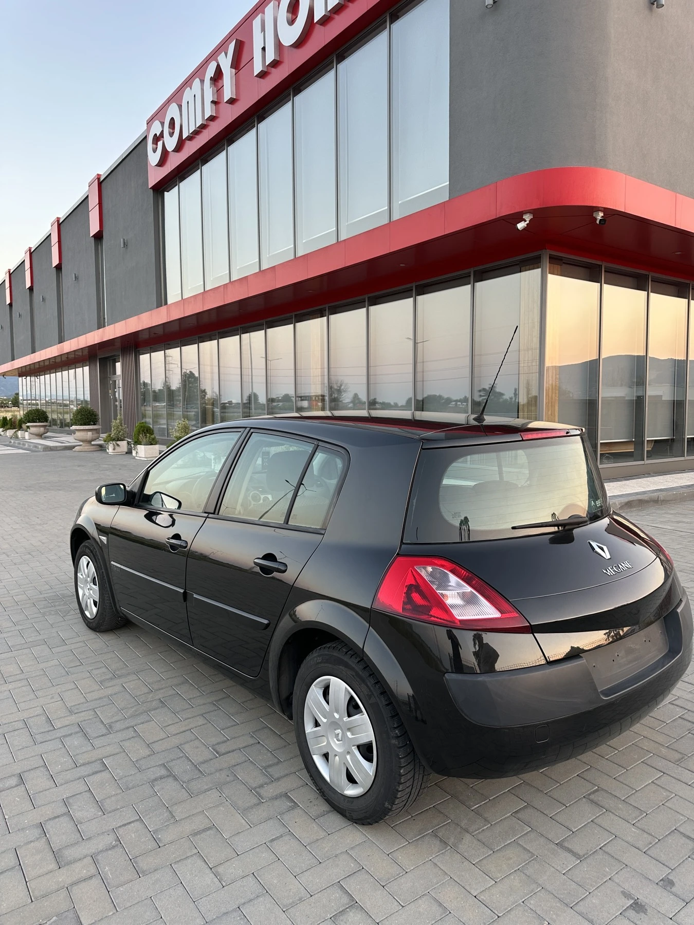 Renault Megane 1.6 - изображение 4