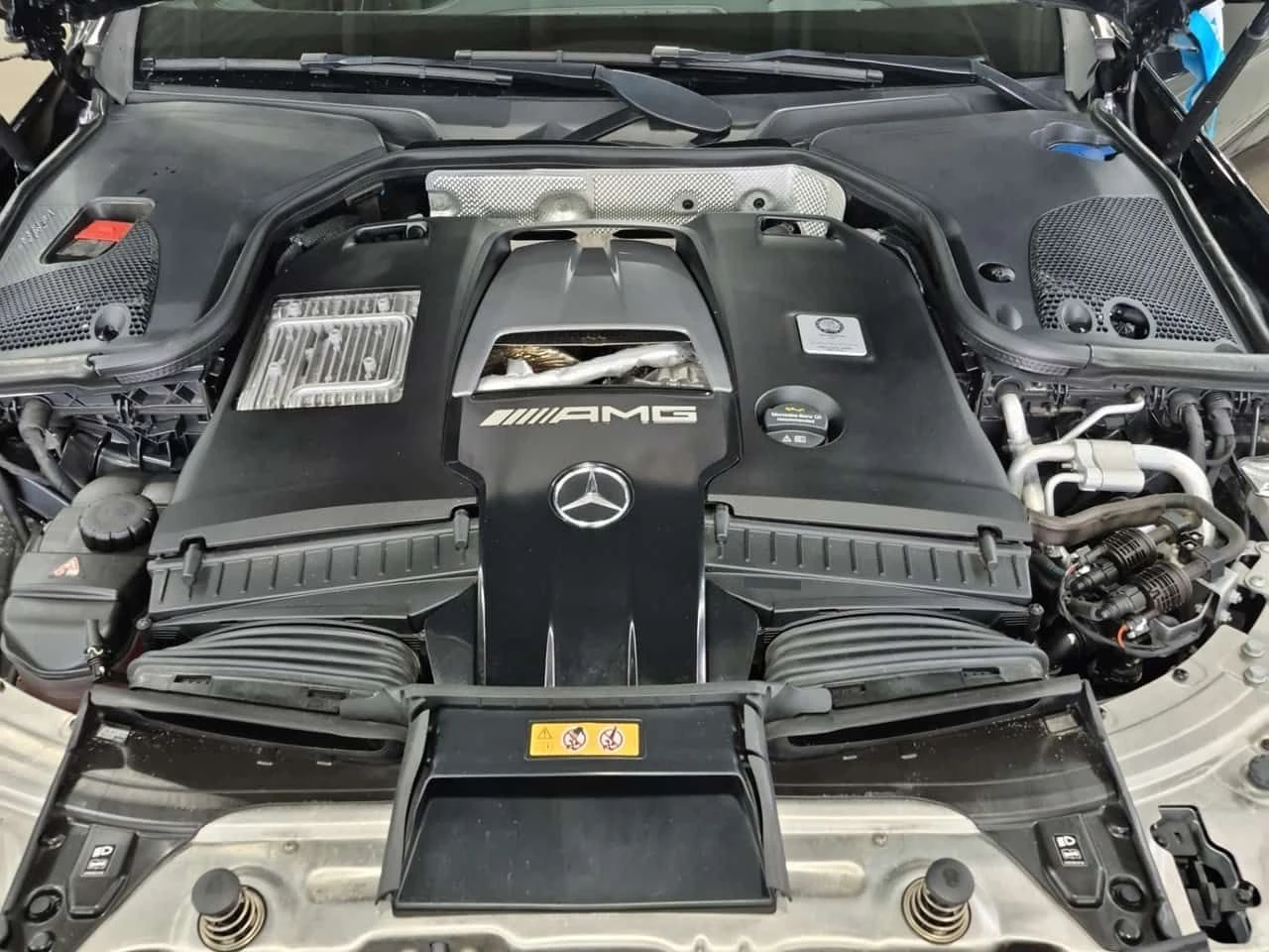 Mercedes-Benz E 63 AMG S| DISTRONIC| BURMESTER| HUD| 360| ОБДУХВАНЕ| CRFX - изображение 8