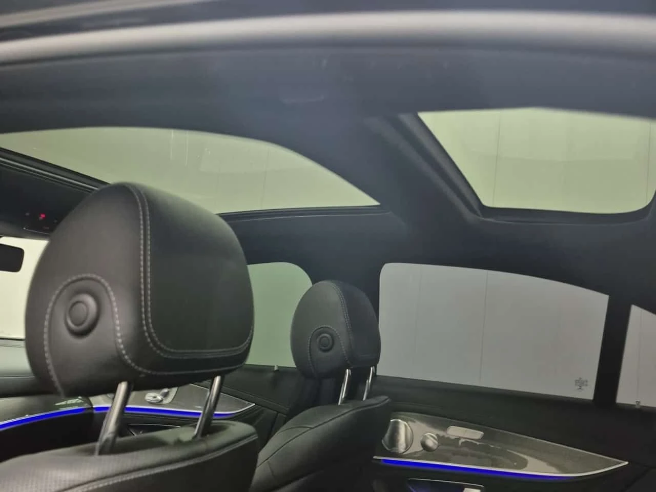 Mercedes-Benz E 63 AMG S| DISTRONIC| BURMESTER| HUD| 360| ОБДУХВАНЕ| CRFX, снимка 15 - Автомобили и джипове - 53789065