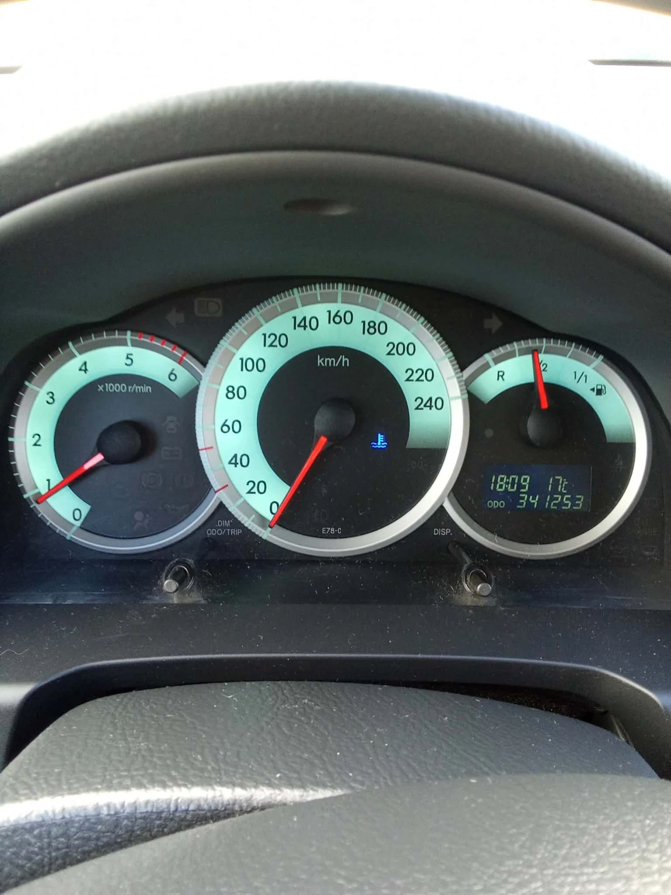 Toyota Corolla verso, снимка 8 - Автомобили и джипове - 54218450