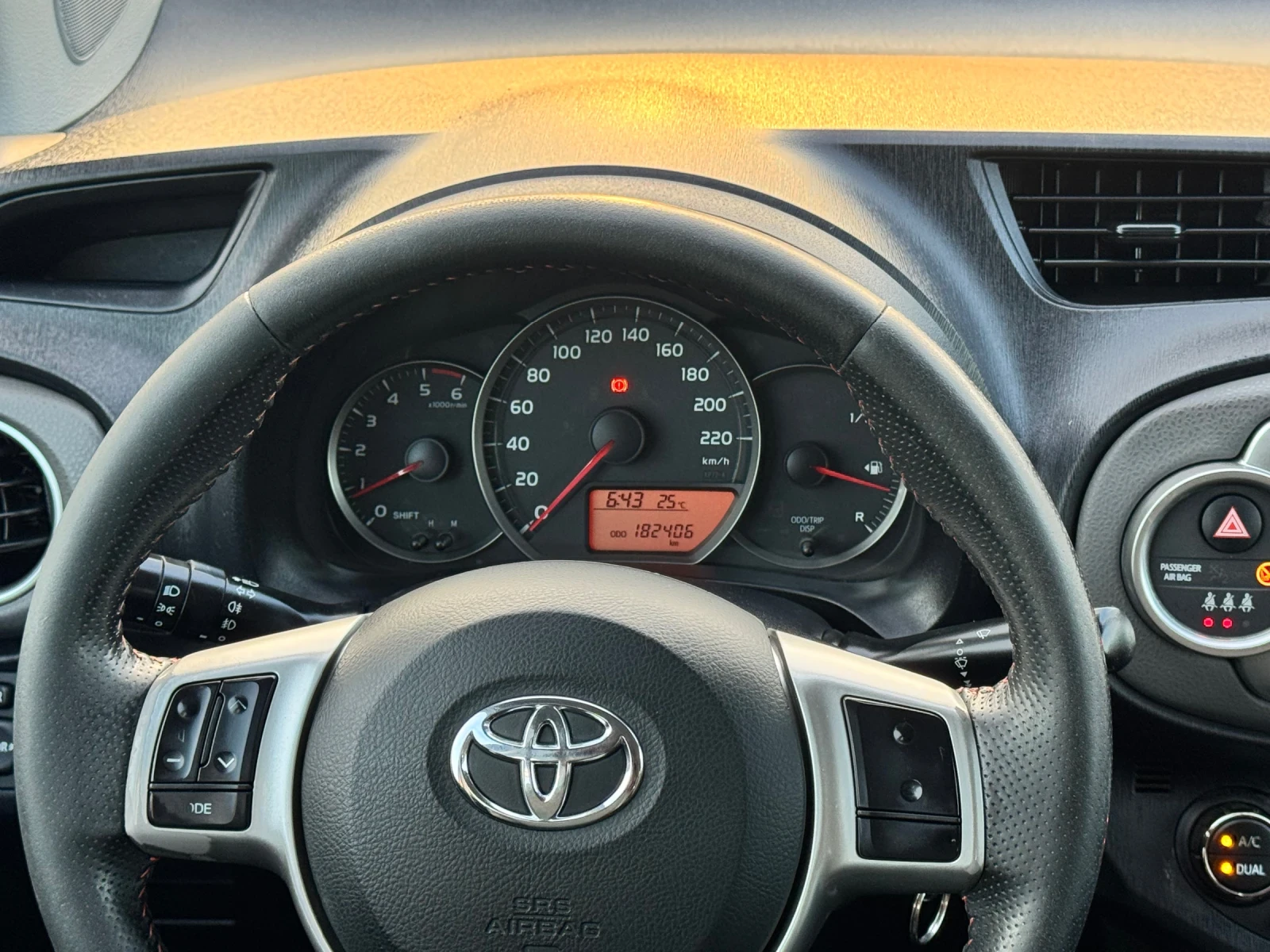 Toyota Yaris 1.4D4D ИТАЛИЯ, снимка 12 - Автомобили и джипове - 54459248
