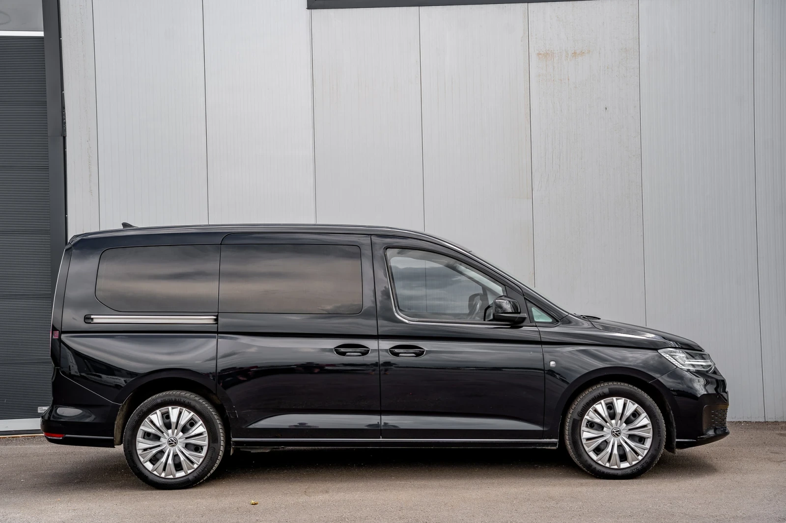 VW Caddy Закупен от магазина пълна сервизна история топ, снимка 6 - Автомобили и джипове - 54768344