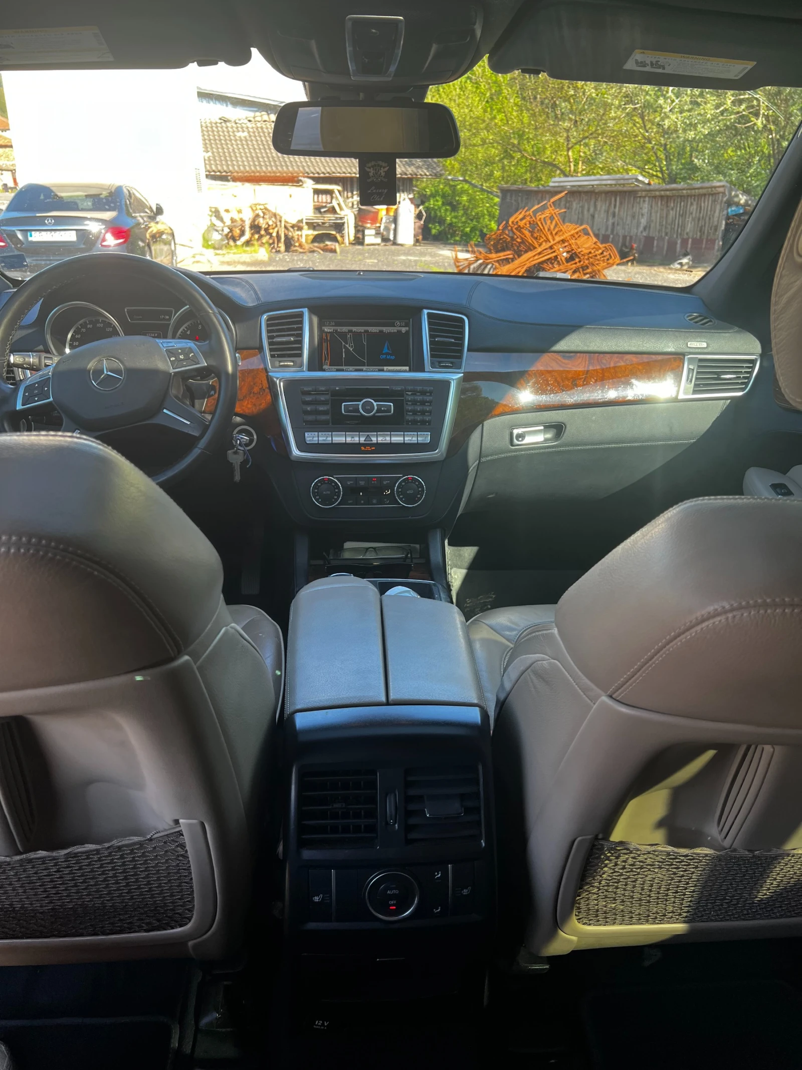 Mercedes-Benz ML 550, снимка 12 - Автомобили и джипове - 54776993