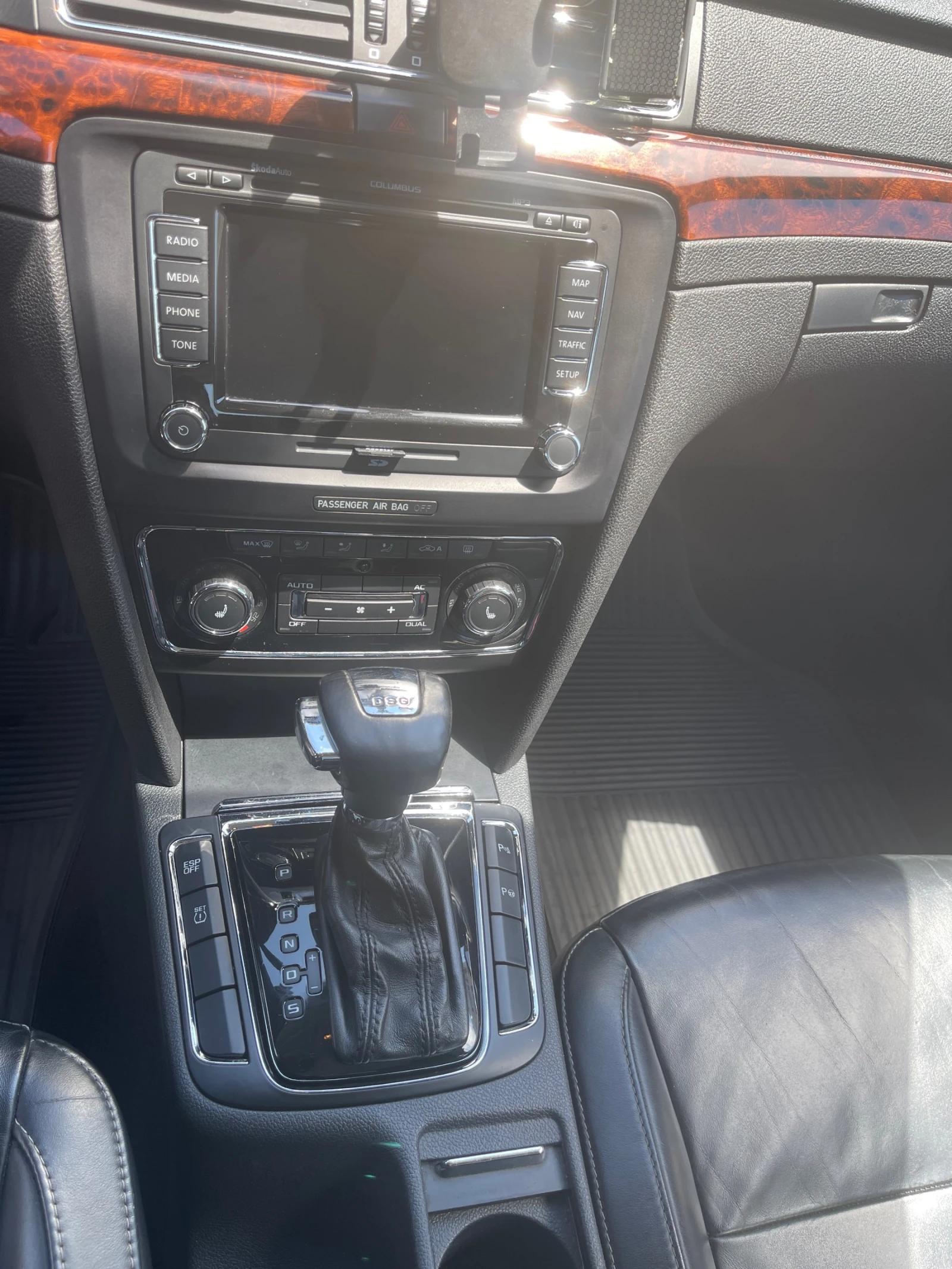 Skoda Superb 2.0 TDI DSG 170кс, снимка 16 - Автомобили и джипове - 54787759