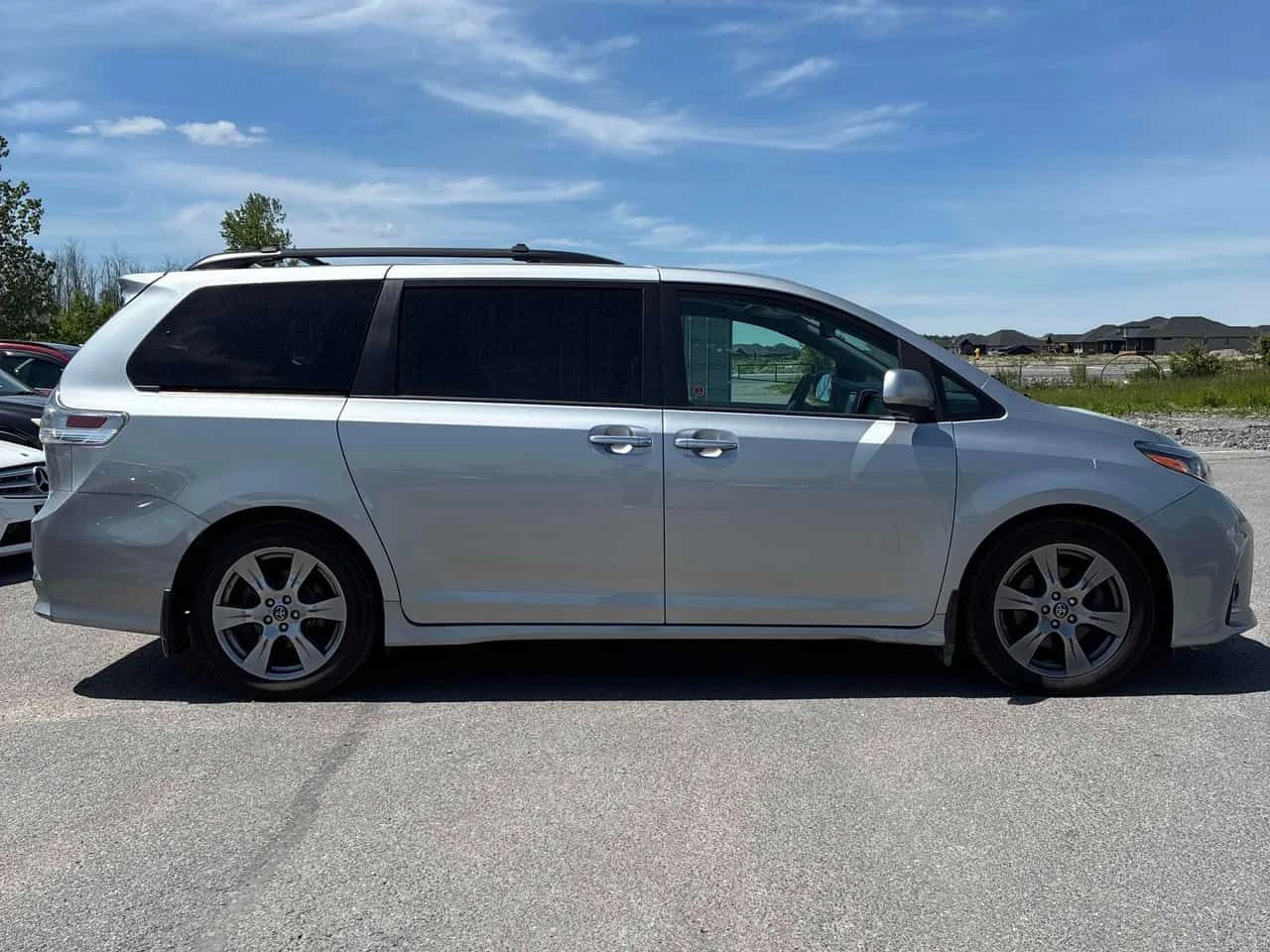Toyota Sienna  SE/CARFAX/КЛИП/КОЖА/ФИНАНСИРАНЕ, снимка 3 - Автомобили и джипове - 54790691