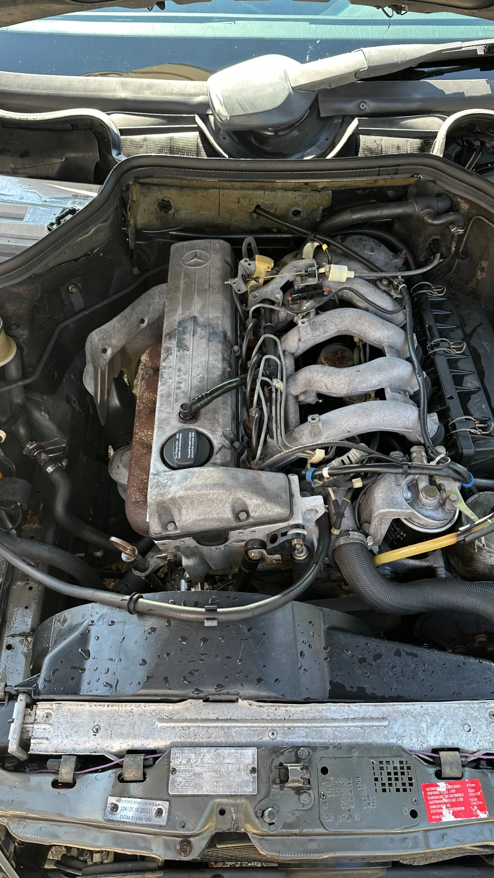 Mercedes-Benz 124 Седан, снимка 15 - Автомобили и джипове - 54806685