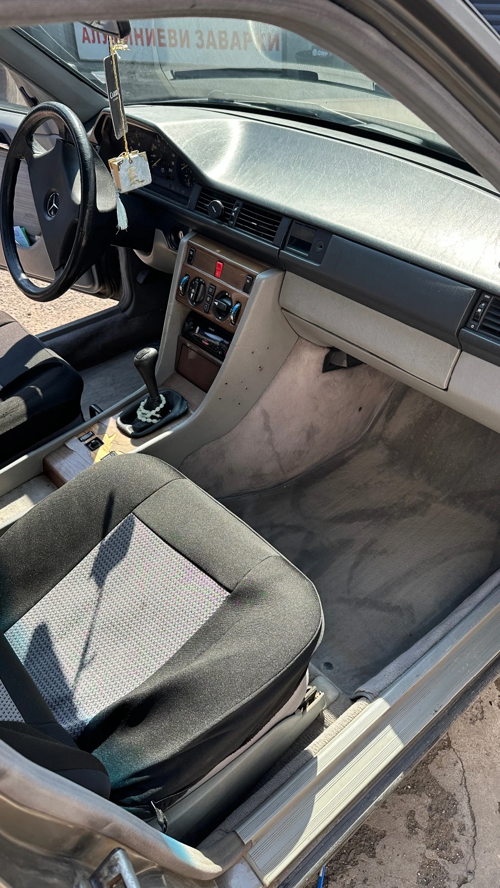 Mercedes-Benz 124 Седан, снимка 10 - Автомобили и джипове - 54806685