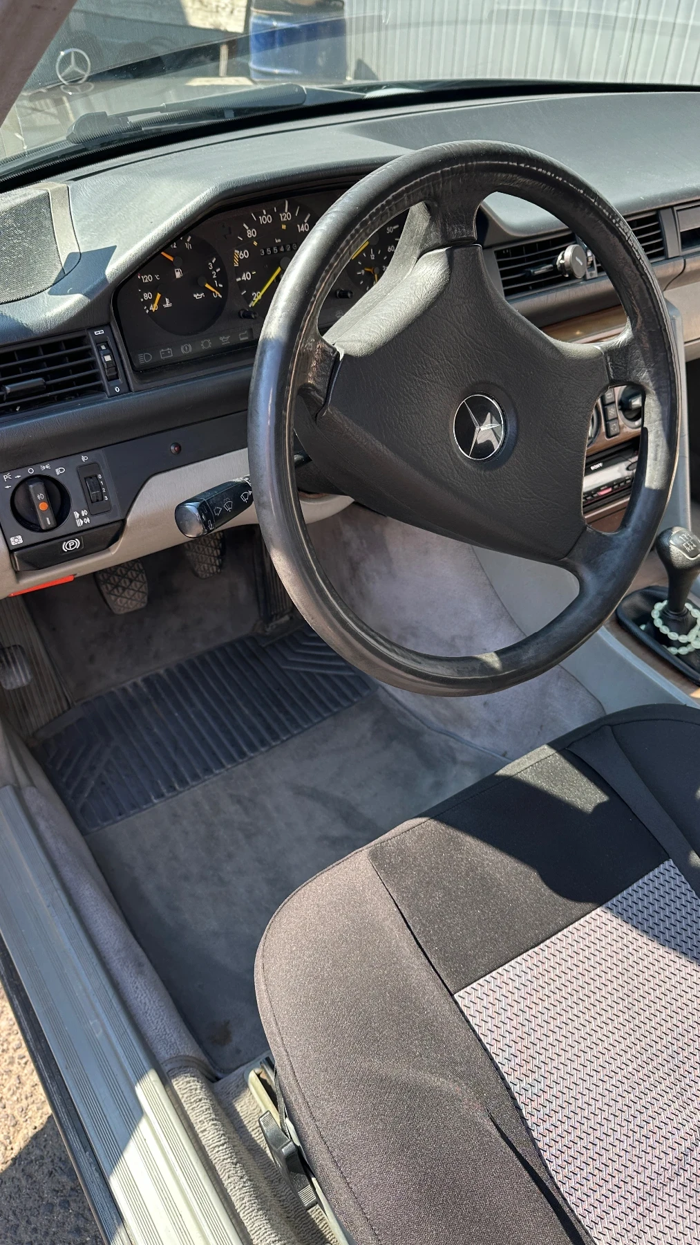 Mercedes-Benz 124 Седан, снимка 11 - Автомобили и джипове - 54806685