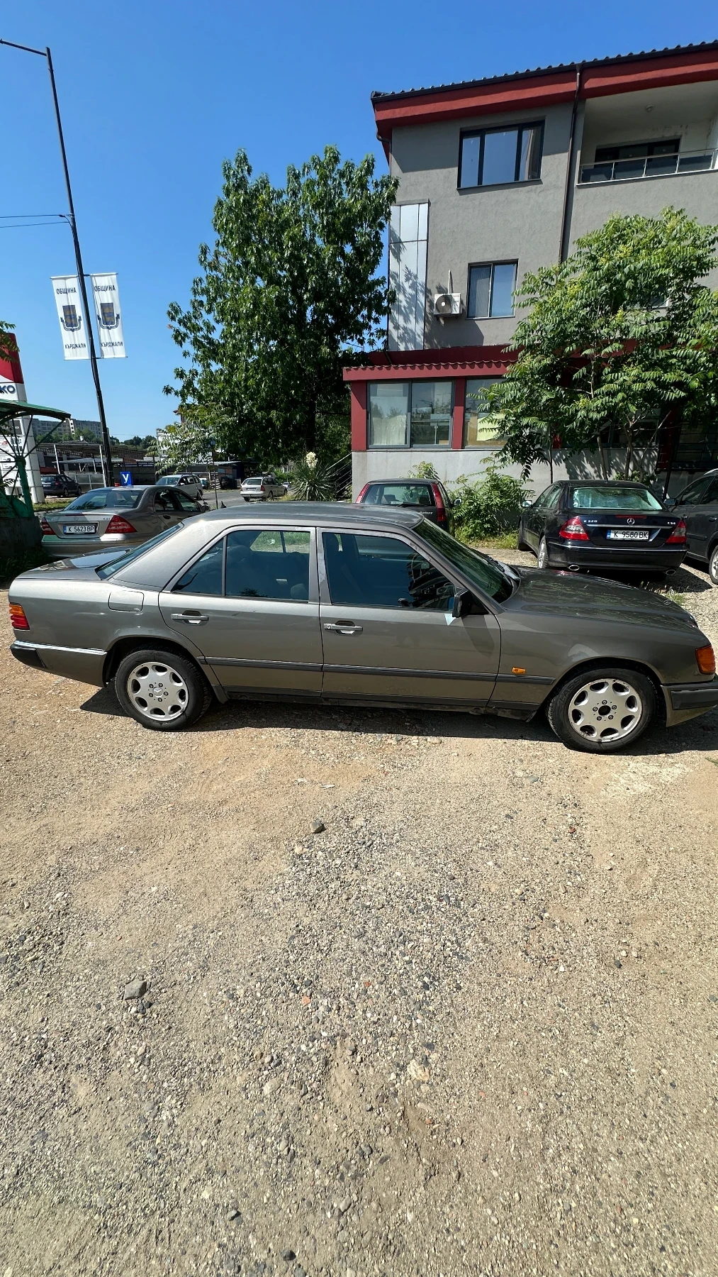Mercedes-Benz 124 Седан, снимка 2 - Автомобили и джипове - 54806685