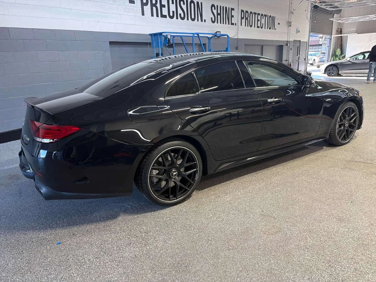 Mercedes-Benz CLS 53 AMG * CARFAX * ДИСТРОНИК * КАРБОН * ХЕДЪП * , снимка 3 - Автомобили и джипове - 54904548