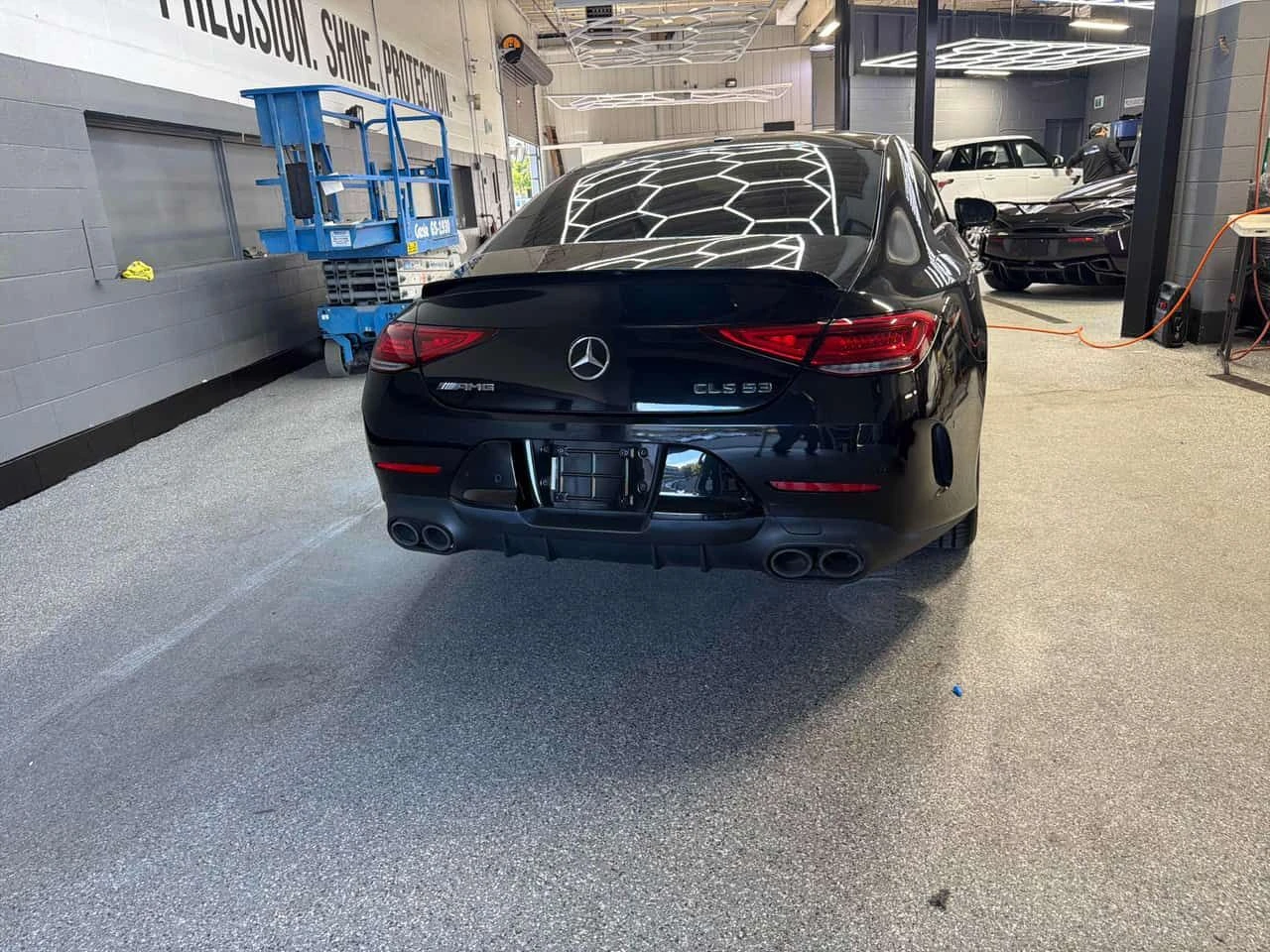 Mercedes-Benz CLS 53 AMG * CARFAX * ДИСТРОНИК * КАРБОН * ХЕДЪП * , снимка 4 - Автомобили и джипове - 54904548