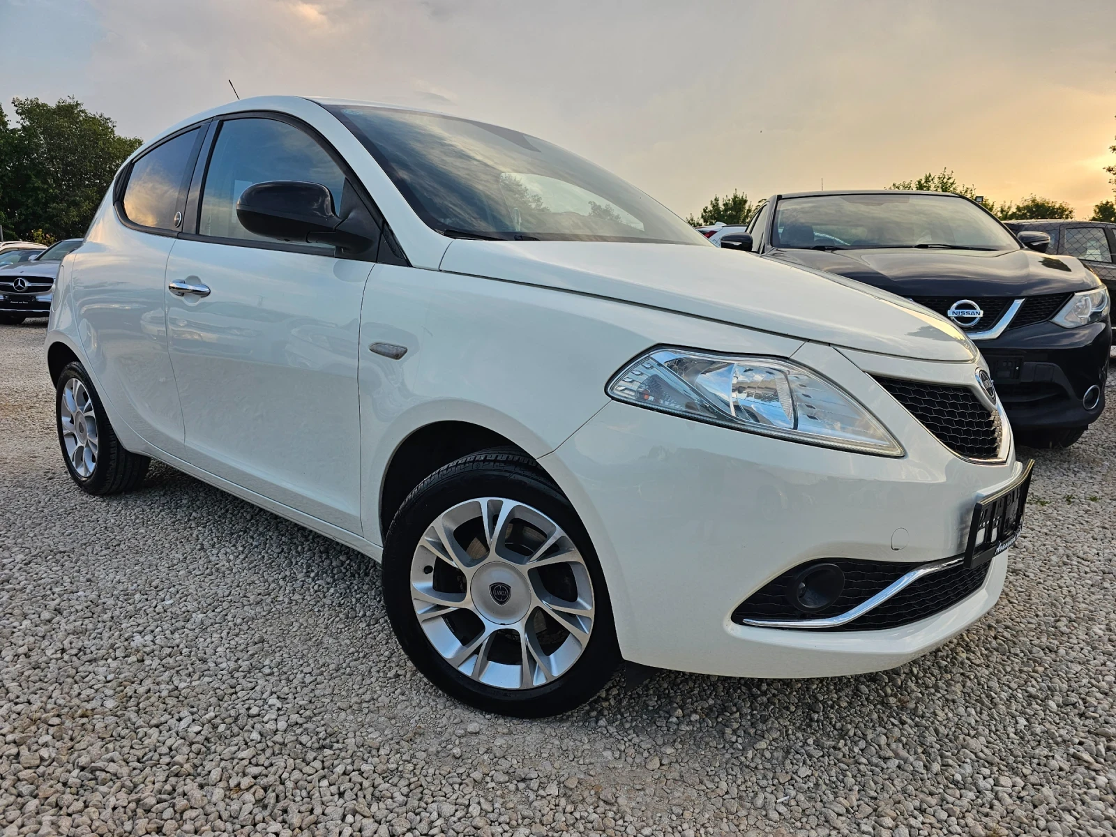 Lancia Ypsilon 1.25i, 69к.с., GPL, Facelift , снимка 3 - Автомобили и джипове - 55150101