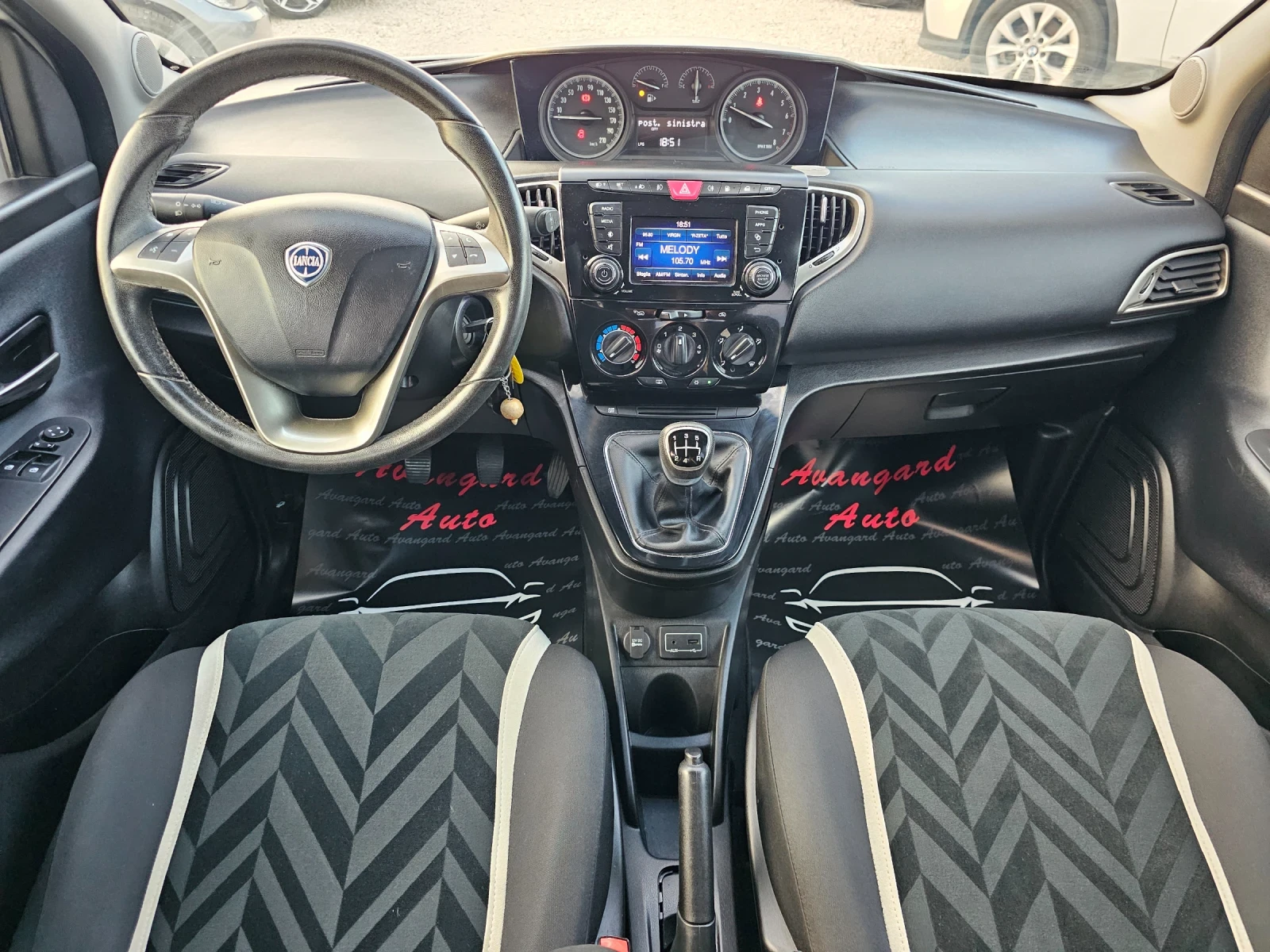 Lancia Ypsilon 1.25i, 69к.с., GPL, Facelift , снимка 7 - Автомобили и джипове - 55150101