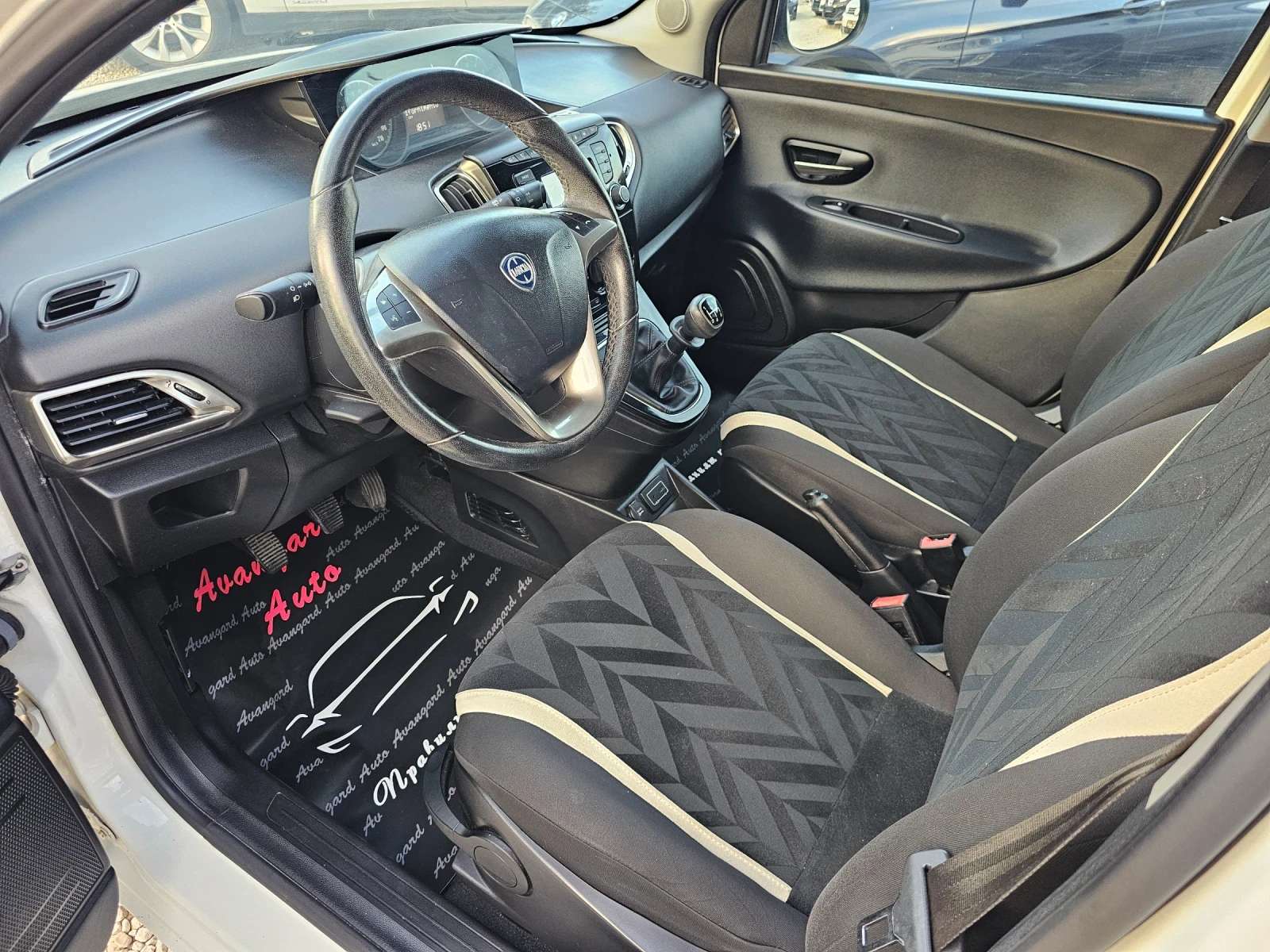 Lancia Ypsilon 1.25i, 69к.с., GPL, Facelift , снимка 8 - Автомобили и джипове - 55150101