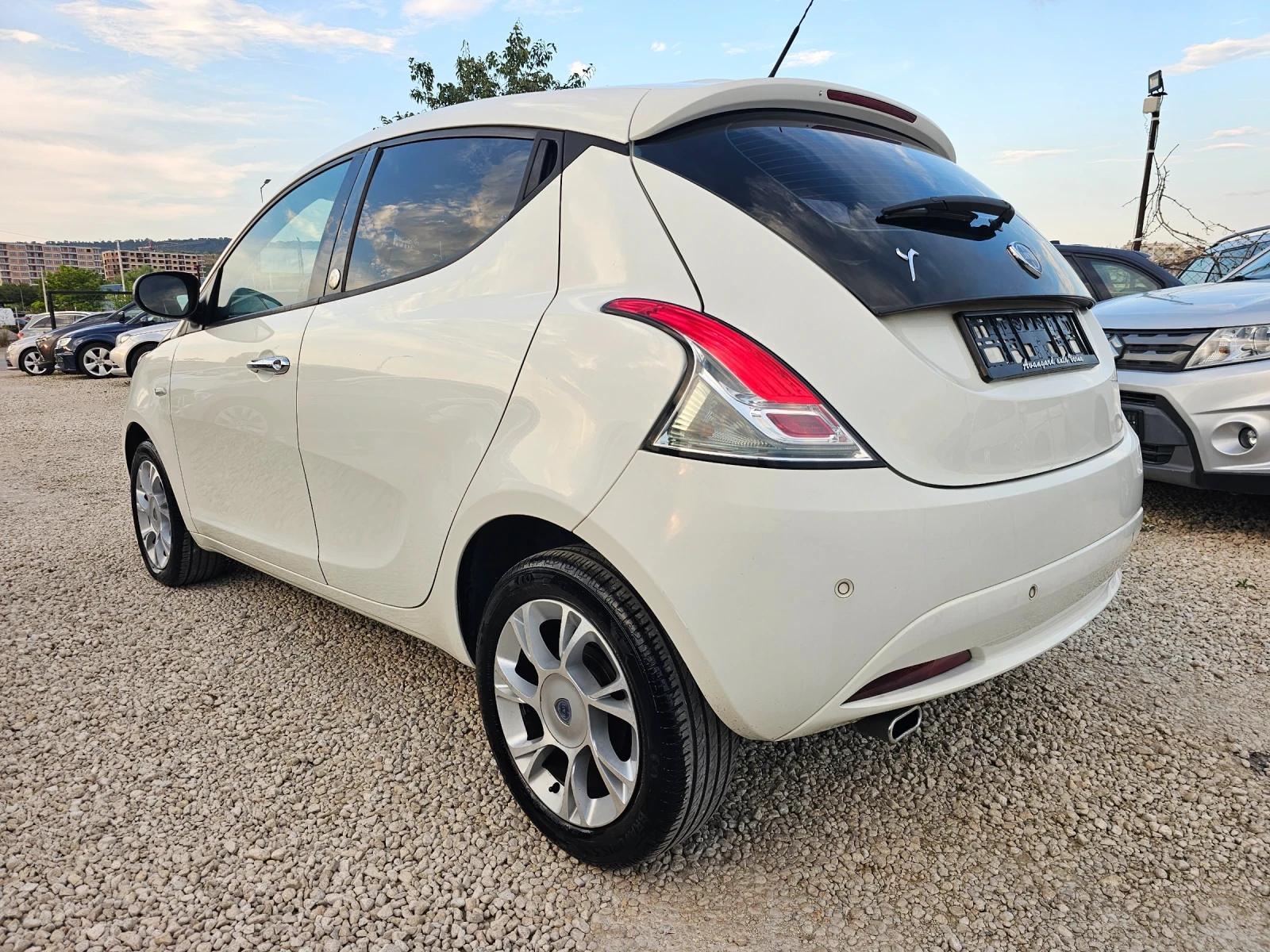Lancia Ypsilon 1.25i, 69к.с., GPL, Facelift , снимка 6 - Автомобили и джипове - 55150101