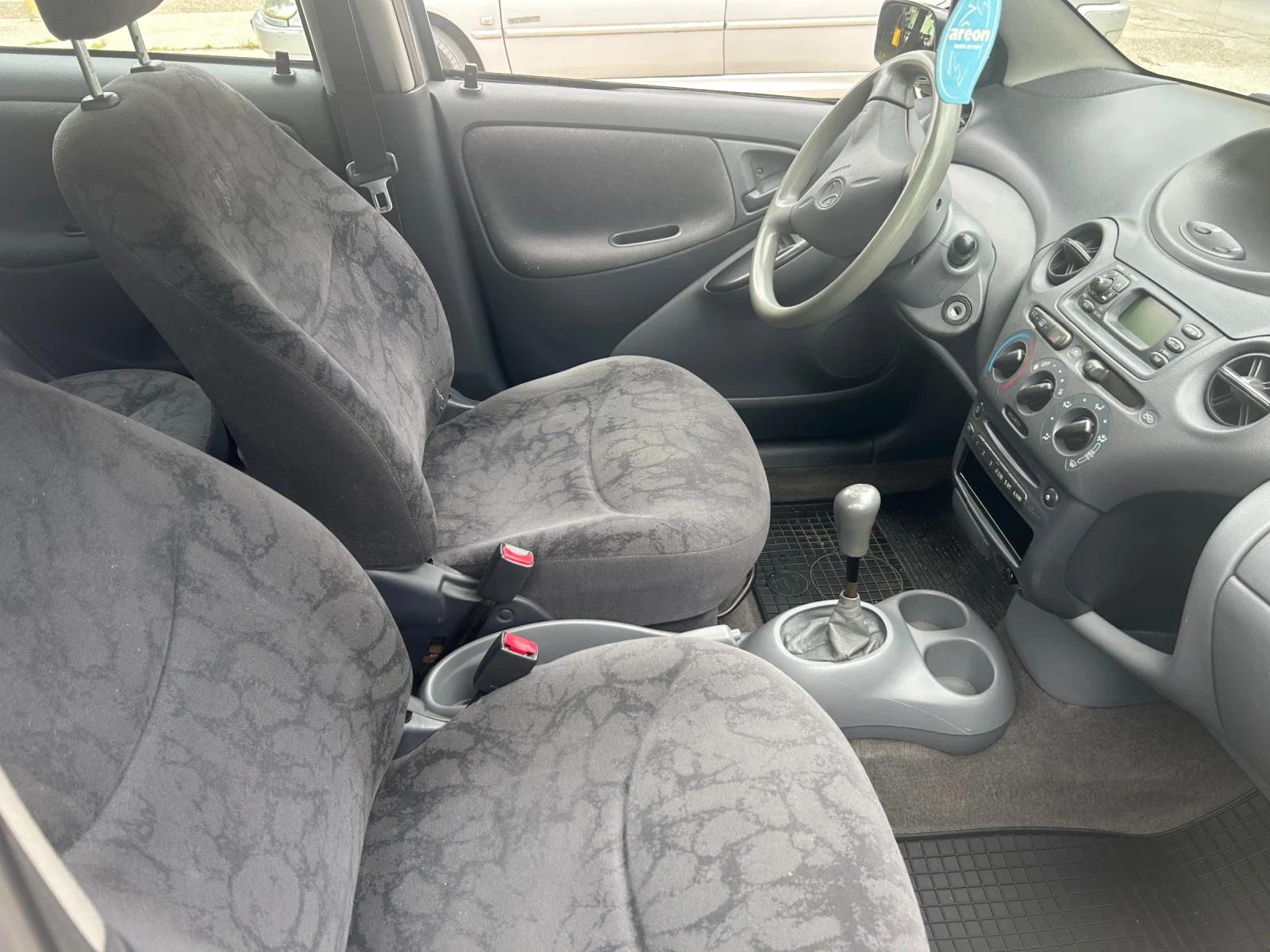 Toyota Yaris Климатик Перфектна , снимка 7 - Автомобили и джипове - 55467224