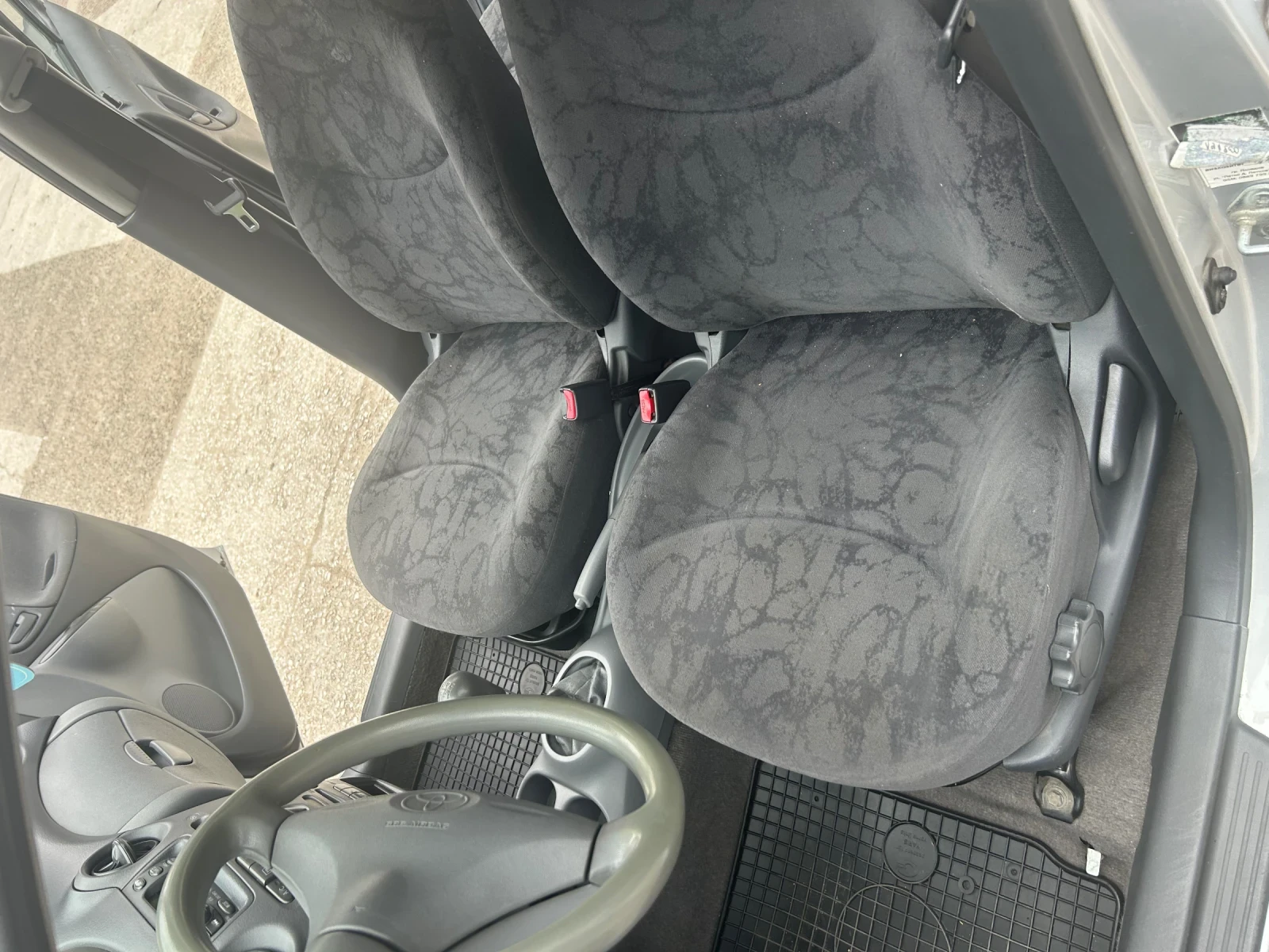 Toyota Yaris Климатик Перфектна , снимка 8 - Автомобили и джипове - 55467224
